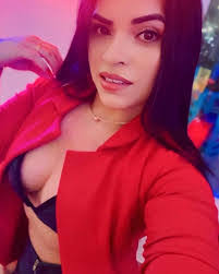 Helena Hall's Instagram, Twitter & Facebook