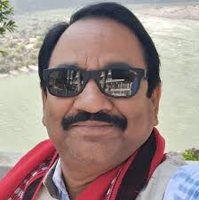 So from Korea to America. Basically Busan to New York. 16 Hour flight and  11 hour time difference. I was a basket case. One evening I wore  @lailatyabji 's sari from her