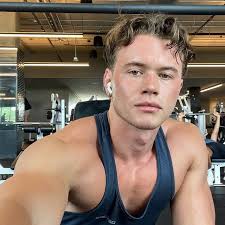 Mason Morrow (@spaceymasey_) • Instagram photos and videos