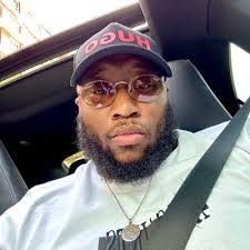 Abby Coates's Instagram, Twitter & Facebook