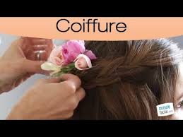 Blanche et au design soigné, elle donne un coté chic à votre garden party. Comment Accessoiriser Votre Coiffure Avec Des Fleurs Youtube