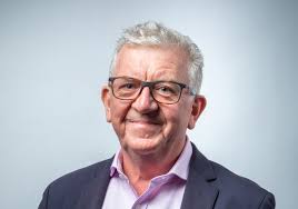 Stephen Eggleton's Instagram, Twitter & Facebook