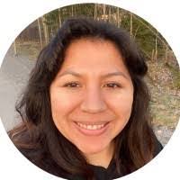 Elisabeth Padilla's Instagram, Twitter & Facebook