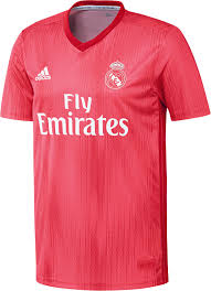 Der 1902 gegründete fußballverein trägt den spitznamen die königlichen, nicht nur, weil er aus einem königreich stammt, sondern weil die spieler von real madrid auf dem platz mit königlichen leistungen brillieren. Real Madrid Trikot 3rd Herren 2018 2019 Kroos 8 Sportiger De