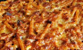 Ingredienti 500 g di maccheroni rigati un kg di pomodori maturi una grossa cipolla 100 g di fegatini di pollo. La Pasta Ncasciata Alla Siciliana E Un Piatto Tipico Messinese