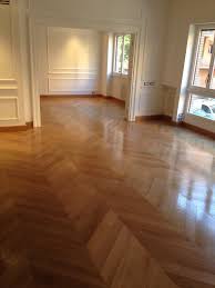 Risultati Immagini Per Parquet Tradizionale Posa Ungherese Pavimenti A Spina Di Pesce Pavimenti In Legno Pavimentare In Legno