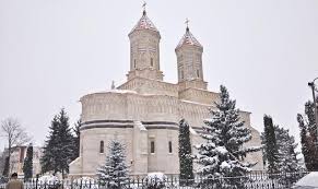 Hramul este sărbătorit de sfinţii trei ierarhi (vasile cel mare, grigore teologul şi ioan gură de aur) la 30 ianuarie. MÄnÄstirea SfinÈii Trei Ierarhi Din IaÈi In SÄrbÄtoare Basilica Ro
