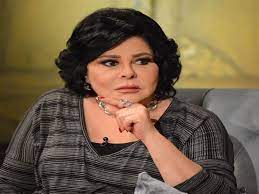 تخرج من كلية الزراعة جامعة الإسكندرية، ثم التقى بكلٍ من جورج سيدهم و الضيف أحمد، وكونوا معا فرقة ثلاثي أضواء المسرح الشهيرة، وهو فريق غنائي كوميدي لمع على المسرح من خلال تقديم مجموعة من. Ù‡ÙƒØ°Ø§ Ø¹Ù„ Ù‚Øª Ø¥Ø³Ø¹Ø§Ø¯ ÙŠÙˆÙ†Ø³ Ø¹Ù„Ù‰ Ù†Ù‚Ù„ Ø³Ù…ÙŠØ± ØºØ§Ù†Ù… ÙˆØ¯Ù„Ø§Ù„ Ø¹Ø¨Ø¯ Ø§Ù„Ø¹Ø²ÙŠØ² Ù„Ù„Ù… Ù…ØµØ±Ø§ÙˆÙ‰