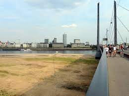 We did not find results for: Dusseldorf Der Rhein Sinkt Und Sinkt