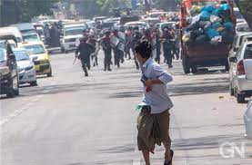 Waspada beredar hoax berupa foto foto dengan klaim jalan raya cireki, tomo, sumedang ambles parah hingga tak bisa dilakui kendaraan apapun. Bittere Bilanz Am Jahrestag Des Myanmar Putsches