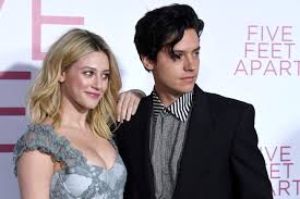 Get ready to meet cole sprouse's girlfriend. Sind Lili Reinhart And Cole Sprouse Noch Zusammen 2021