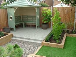 Be Creative By Making Out Your Own Custom Deck Through Decking Ideas Decorifusta Small Backyard Landscaping Backyard Small Garden Design