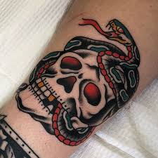 Skull Snake Travis Costello Of Inksmith Roger S Jacksonville Fl Traditionaltattoos Traditional Tattoo Art Traditional Tattoo Doctor Tattoo