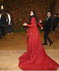Deepika Padukone With Ranveer Singh Deepveer Wedding Reception Deepika Padukone Style Special Dresses Bollywood Fashion