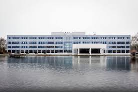 Ontdek almelo met informatie over evenementen, eten & drinken, shoppen, uitgaan, kunst & cultuur, overnachten almelo ligt op het laagste punt van twente, dus al het water stroomt er vanzelf naartoe. Renovation Water Authority Office In Almelo 1 Iaa Architecten