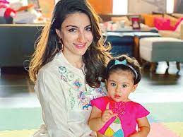 Soha, born in new delhi, is the daughter of bollywood actress, sharmila tagore, who is also the chair of the indian censor board, and cricketer mansoor ali khan pataudi. Soha Ali Khan Bio Net Worth Age Birthday Dating Wiki