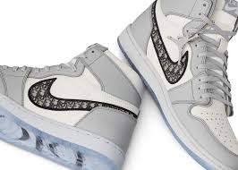 kʁistjɑ̃ djɔʁ), commonly known as dior, is a french luxury fashion house controlled and chaired by french businessman bernard arnault, who also heads lvmh. Air Dior Release Heute Launcht Der Erste Air Jordan 1 Dior Sneaker Gq Germany