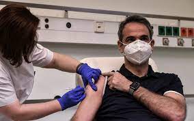 Ένωση δικαστών και εισαγγελέων κατά αυγενάκη: Gegonos Oi Prwtoi Emboliasmoi Sthn Ellada Kata Ths Covid 19 H Ka8hmerinh