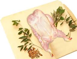 Anatra di filiera italia disossata e ripiena con ripieno tradizionale rigamonti (carne bovina e suina, prosciutto cotto (coscia di suino, sale, destrosio, aromi, antiossidante e300, conservante e250). Disossati E Ripieni