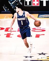 Erstklassige nachrichtenbilder in hoher auflösung bei getty images Slam On Instagram To The Current Players Continuing The Onelegsleevesociety Legacy You Are Appreciated Nba Logo Nba Players Players