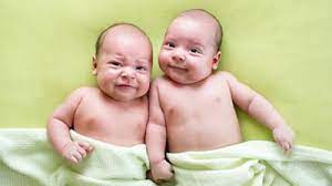 Dieses reflexartige lächeln tritt meist auf, wenn das baby schläft. Baby 1 Monat Alt Lacheln Und Erste Laute Babywelten Ch