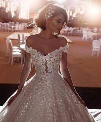 قيل الثوب الجديد الأبيض للرجل امرأة وللمرأة زوج وملك ونعمة ومنفعة، فمن رأى أنه خلع ثوبه عنه إن كان في خدمة ملك فإنه يبعد من خدمته، وإن لم يكن كذلك فإنه يطلق امرأته. Ø¨Ø§Ù„ØµÙˆØ± Ø£Ø¬Ù…Ù„ ÙØ³Ø§ØªÙŠÙ† Ø²ÙØ§Ù 2021