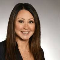 Angela Reardon's Instagram, Twitter & Facebook