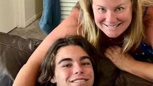 North Bay mourns loss of 2 teens in 'horrific' Highway 101 crash