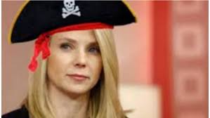 Yahoo! Employees Wanted Answers. Marisa Mayer Read Them A Children's Story.  (She Actually Did This.)