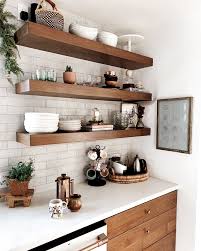 Offenes Regal In Der Kuche Kuche Offenes Regal Decor In 2020 Home Decor Kitchen Kitchen Decor Kitchen Interior