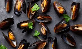 È nel mare della spezia, estrema propaggine levantina della liguria, che i mitili trovano il loro luogo ideale per la ricchezza di plancton, la tranquillità delle acque e mitili. Moscioli Le Cozze Selvatiche Del Conero
