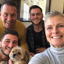 Today, more so than ever, don't lose sight of what you're thankful for.  Happy Thanksgiving to all my 🇺🇸 out there today. Stay safe and enjoy  whatever time you're able to spend