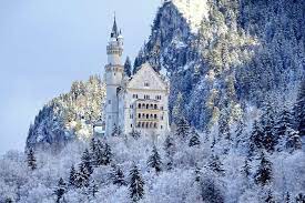Winter snow on the neuschwanstein castle beautiful picture. Neuschwanstein Linderhof And Oberammergau Tour From Munich 2021