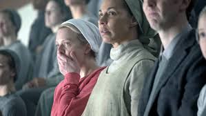 Bieżący odcinek również upływa spokojnie i prawdę mówiąc, jest to odrobinę nużące. The Handmaid S Tale Sezon 2 Recenzja Seriale Srebrnego Ekranu
