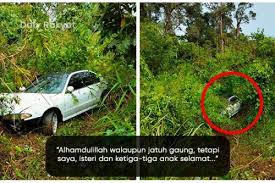 Siapa sahaja boleh mengecam bahawa bendera malaysia, jalur gemilang mempunyai 14 bucu. Jalur Gemilang Daily Rakyat