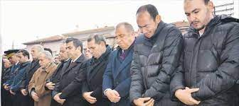Kendini umut bulut'un babası diye. Umut Un Aci Vedasi Takvim