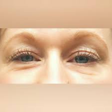 Have Red Hair And Blonde Eyelashes Try Brown Extensions With Clear Adhesive Many Of My Redhead Clients Find Thick Black Extensions To Be Too Harsh And Overwhe