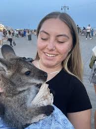 Lori Ketcham's Instagram, Twitter & Facebook