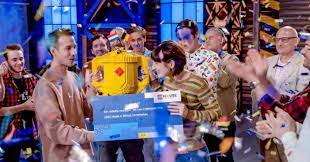 Follow lego® masters on instagram: Kijkcijferhit 1 4 Miljoen Kijkers Zien Exen Lola En Jan Lego Masters Winnen Show Ad Nl