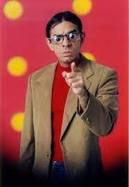 Actor, writer, director and producer, eugenio derbez has a degree in film directing from the mexican institute of cinematography and theater, as. Las Mejores Versiones De Eugenio Derbez Cual Es Tu Favorita Photo 1