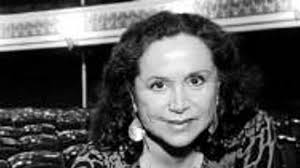 Carmen Roche recibe la Medalla de Oro al Mérito en las Bellas Artes