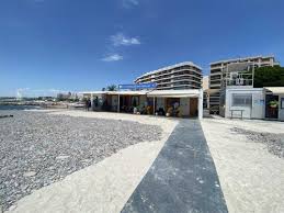 Un camping familial, situé dans un cadre idyllique pour profiter de la douceur de vivre du sud. Saint Raphael Plage Beau Rivage Epi De Diana Handiplage Le 1er Label D Accessibilite Des Plages