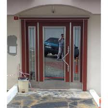 Kendiliğinden açılan vidayı kilit silindirine vidalarız, sonra bir tırnak makası ile takar ve silindiri çekeriz. Disari Acilan Apartman Giris Kapilari