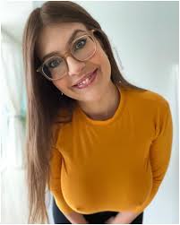 I Need Husband I'm From USA UU. 🇺🇸❤️ . . . . . #photo #cambodia  #photography #travel #photooftheday #siemreap #travelphotography  #photographer #instagood #asia #picoftheday #angkorwat #nature #travelgram  #temple #instatravel #love #travelblogger ...