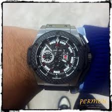 Hublot King Power Turkish Football Club Titanium Hublot Ve Besiktas Isbirligi Ile Ortaya Cikan Karakartallara Yakisir Harika Hublot Breitling Breitling Watch
