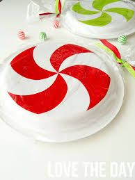 Make a peppermint candy plate in only 20 minutes. Paper Plate Craft Ideas Make Peppermint Candies With Paper Plates Tutorial Template Gingerbread Christmas Decor Candy Christmas Decorations Paper Plate Crafts