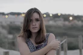 Sara barros leitão, vencedora do prémio revelação ageas teatro nacional d. Sara Barros Leitao Tive 40 Centimos Na Conta Por Demasiadas Semanas Holofote