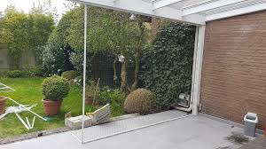 Terrasse Mit Katzennetz Zum Auf Zuschieben Vom Katzennetz Profi Katzennetze Nrw Der Katzennetz Profi Katzennetz Terrasse Katzen