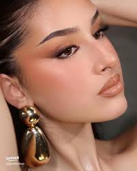 Full Glam Makeup Inspiration for Smoky Eyes