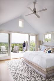 Hutker Architects Goes Graphic On Martha S Vineyard Airy Bedroom High Ceiling Bedroom Master Bedrooms Decor